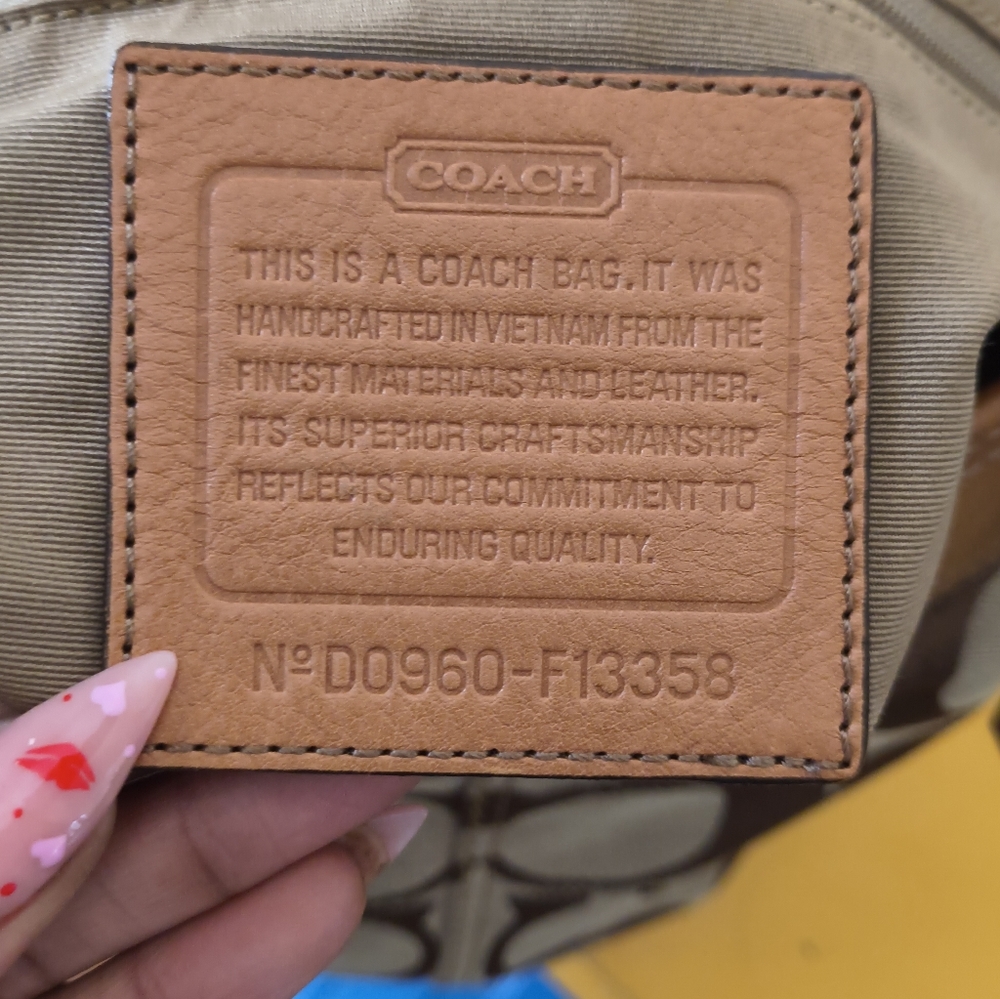 COACH Signature Bleeker Hobo Bag In EUC - Picture 8 of 9
